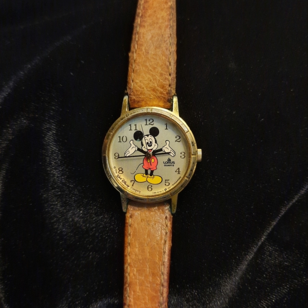 Vintage Disney Lorus Quartz Mickey Mouse Watch